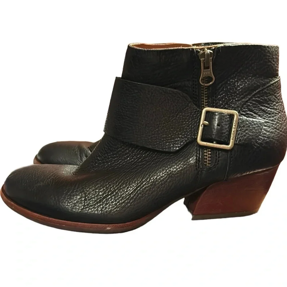 Korkease ankle bootie Isa size 9 comfortable black leather